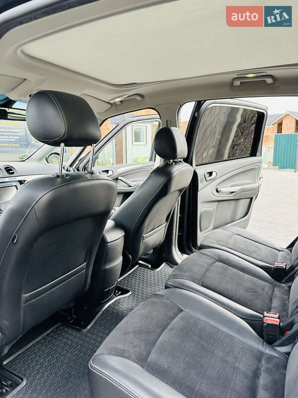 Минивэн Ford S-Max 2012 в Буче