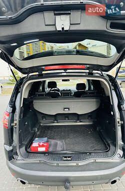 Минивэн Ford S-Max 2012 в 