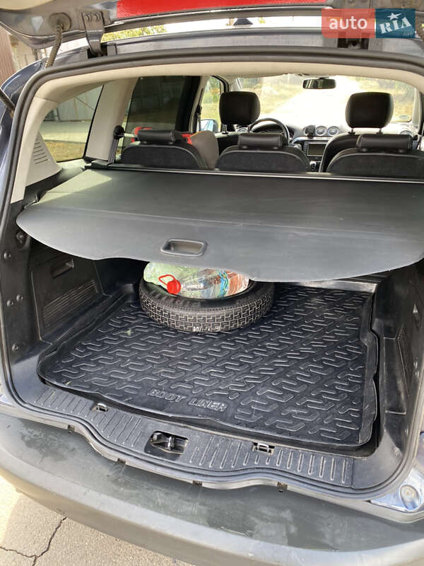 Мінівен Ford S-Max 2014 в Южному