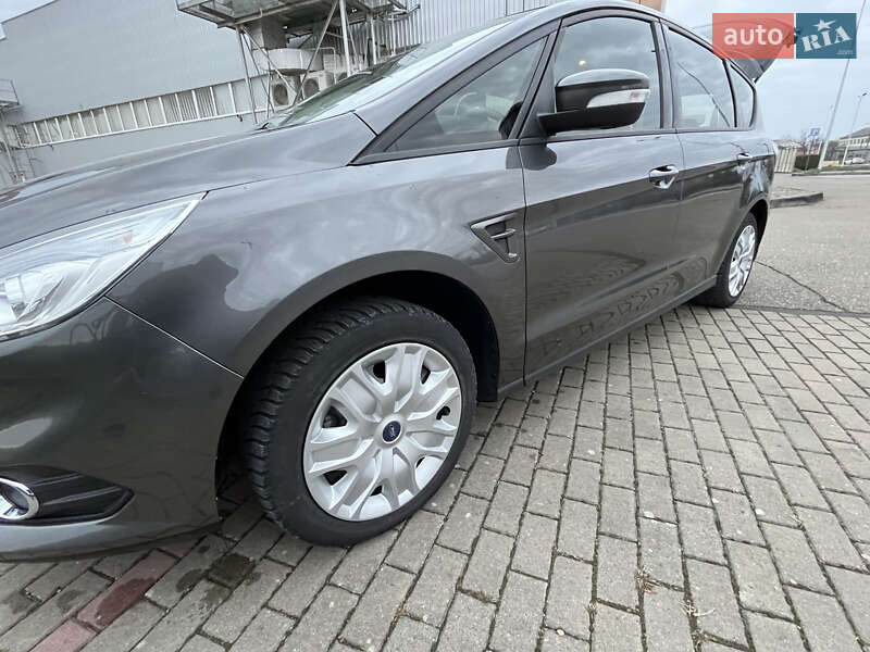 Минивэн Ford S-Max 2016 в Виноградове
