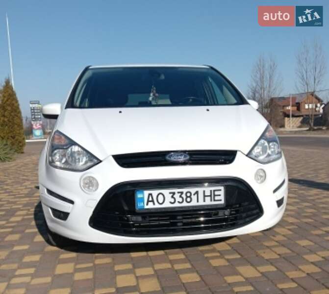 Минивэн Ford S-Max 2012 в 