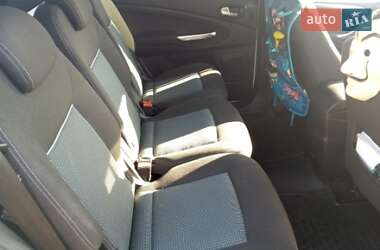 Минивэн Ford S-Max 2012 в 