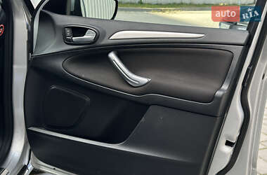 Мінівен Ford S-Max 2013 в 