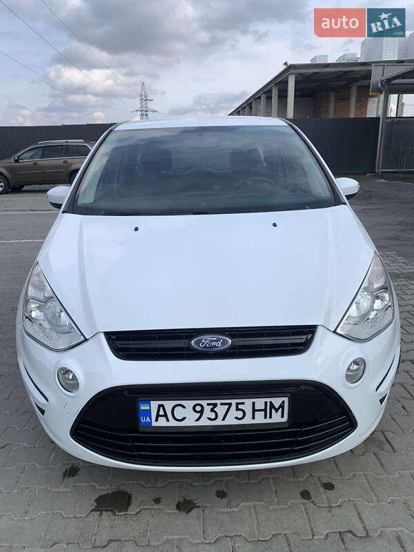 Минивэн Ford S-Max 2013 в 