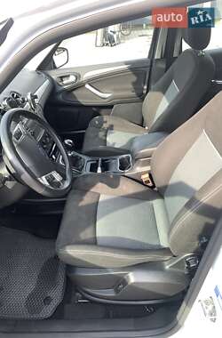 Минивэн Ford S-Max 2013 в 