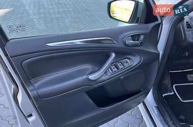 Минивэн Ford S-Max 2013 в 