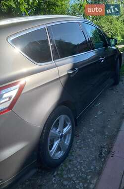 Минивэн Ford S-Max 2016 в 