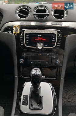 Минивэн Ford S-Max 2011 в 
