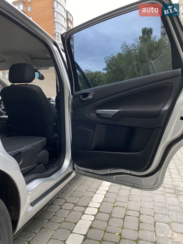 Минивэн Ford S-Max 2011 в Виннице