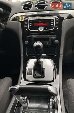 Минивэн Ford S-Max 2011 в 
