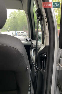 Минивэн Ford S-Max 2011 в 