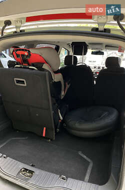Минивэн Ford S-Max 2011 в 