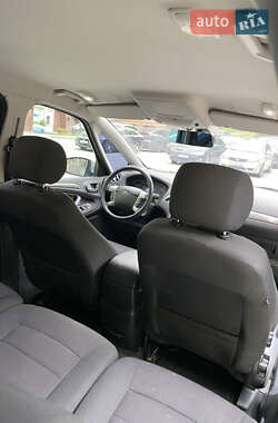 Минивэн Ford S-Max 2011 в 