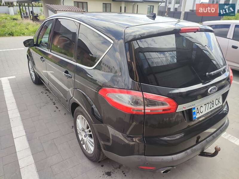 Минивэн Ford S-Max 2011 в 