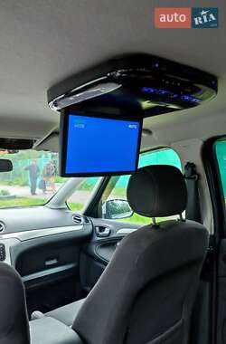 Минивэн Ford S-Max 2010 в 