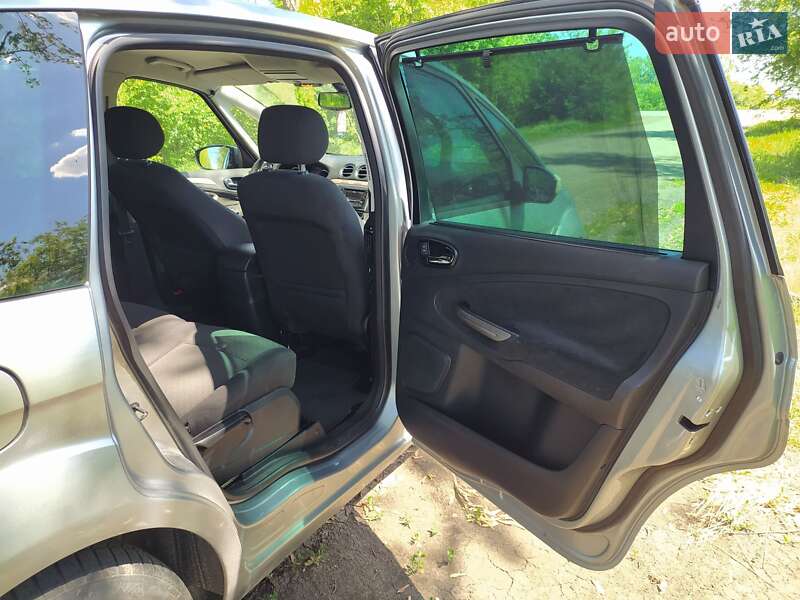 Минивэн Ford S-Max 2006 в Соленом