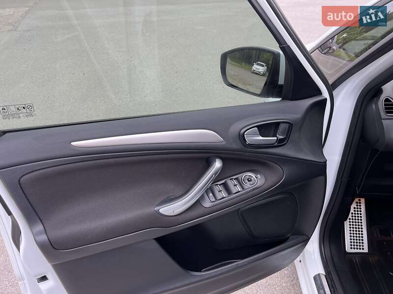 Мінівен Ford S-Max 2013 в Радивиліві