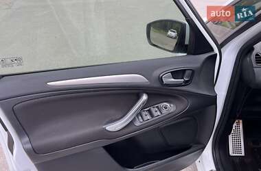 Минивэн Ford S-Max 2013 в 