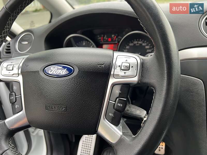 Мінівен Ford S-Max 2013 в Радивиліві