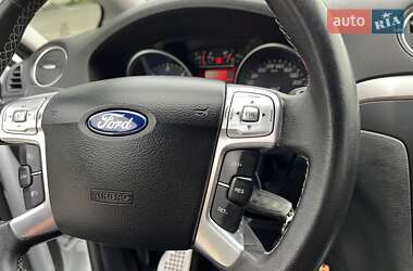 Минивэн Ford S-Max 2013 в 