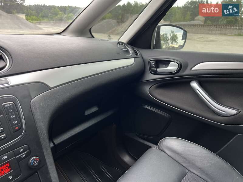 Мінівен Ford S-Max 2013 в Радивиліві
