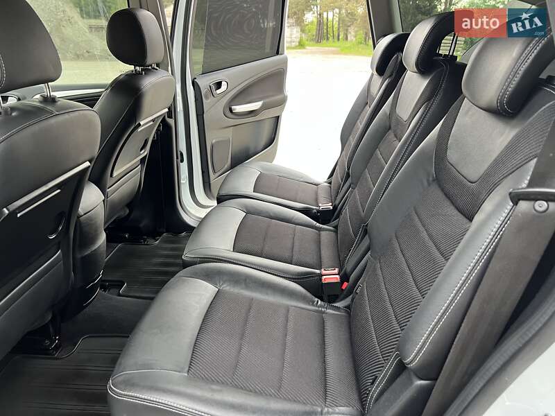 Мінівен Ford S-Max 2013 в Радивиліві