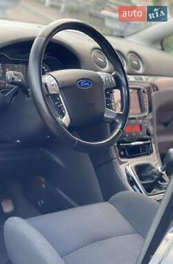 Минивэн Ford S-Max 2011 в 