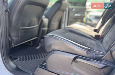 Минивэн Ford S-Max 2011 в 