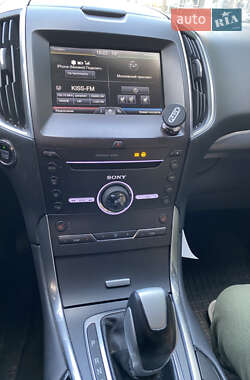 Минивэн Ford S-Max 2015 в 