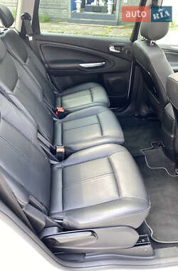Минивэн Ford S-Max 2013 в 