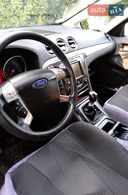 Минивэн Ford S-Max 2014 в 
