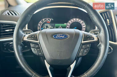 Минивэн Ford S-Max 2015 в 