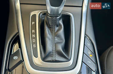 Минивэн Ford S-Max 2015 в 