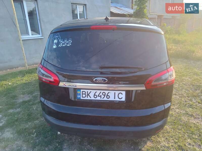 Минивэн Ford S-Max 2014 в Березовке