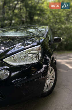 Минивэн Ford S-Max 2011 в 