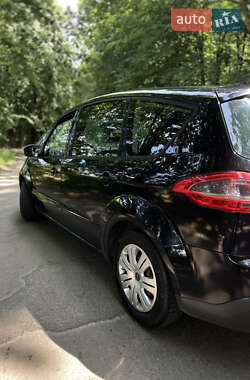 Минивэн Ford S-Max 2011 в 