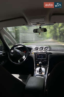 Минивэн Ford S-Max 2011 в 