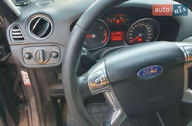 Минивэн Ford S-Max 2013 в 