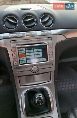 Минивэн Ford S-Max 2006 в 