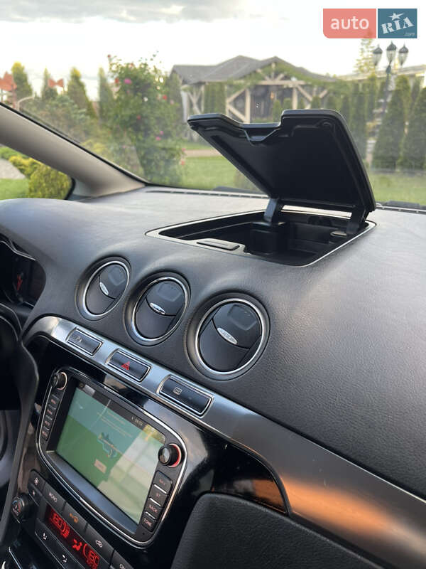 Минивэн Ford S-Max 2011 в Стрые