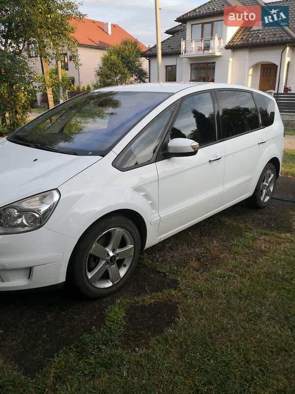 Минивэн Ford S-Max 2009 в 