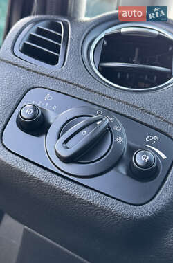 Мінівен Ford S-Max 2014 в 