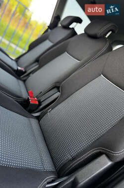 Мінівен Ford S-Max 2014 в 
