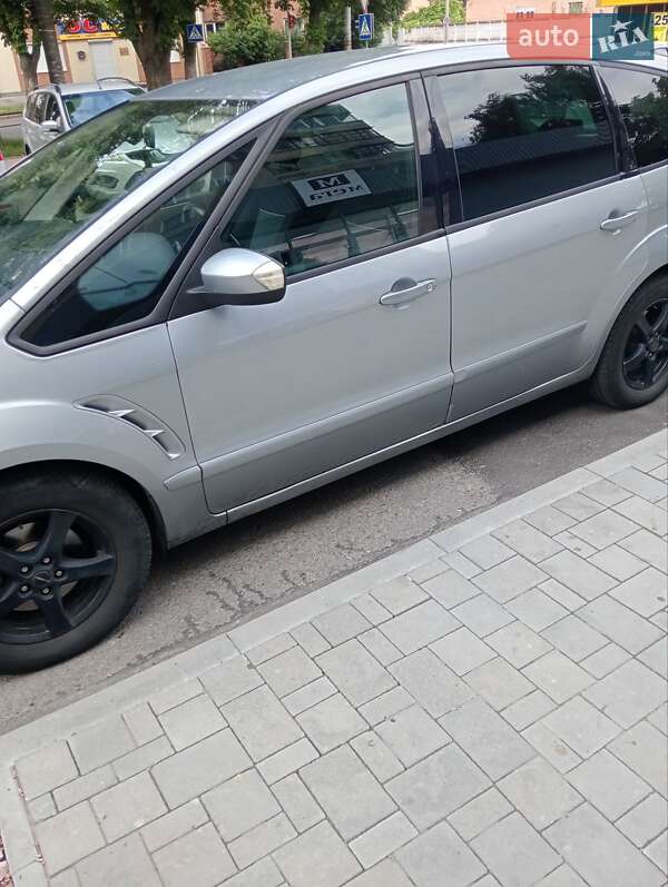 Минивэн Ford S-Max 2010 в 