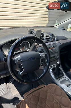 Минивэн Ford S-Max 2006 в 