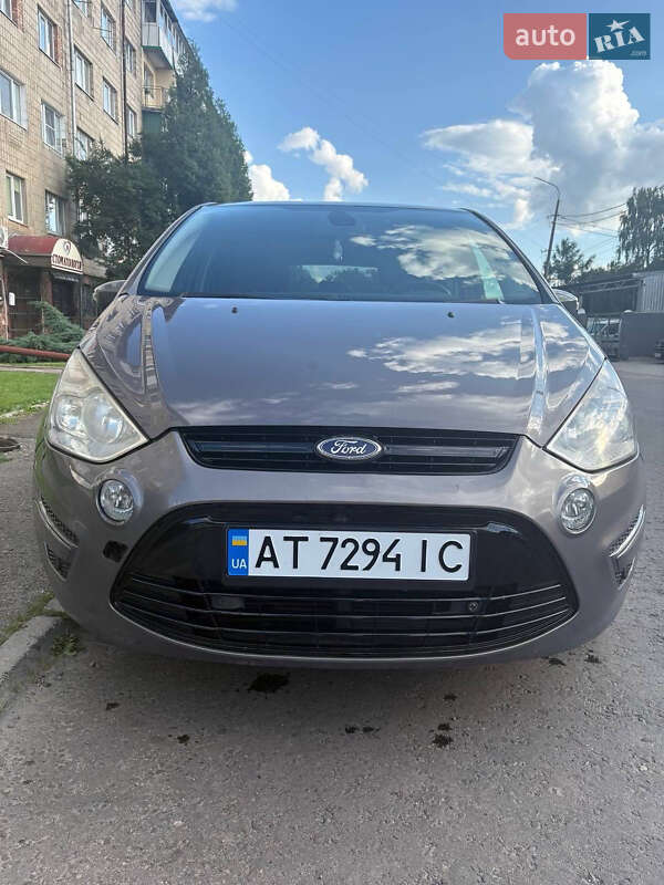 Минивэн Ford S-Max 2012 в Снятине