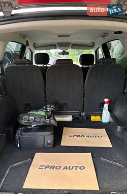 Минивэн Ford S-Max 2012 в 