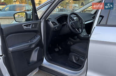 Минивэн Ford S-Max 2020 в 