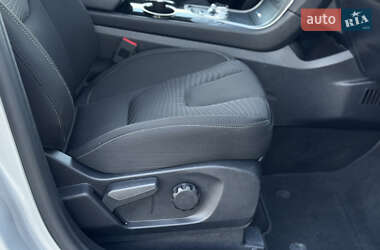 Минивэн Ford S-Max 2020 в 