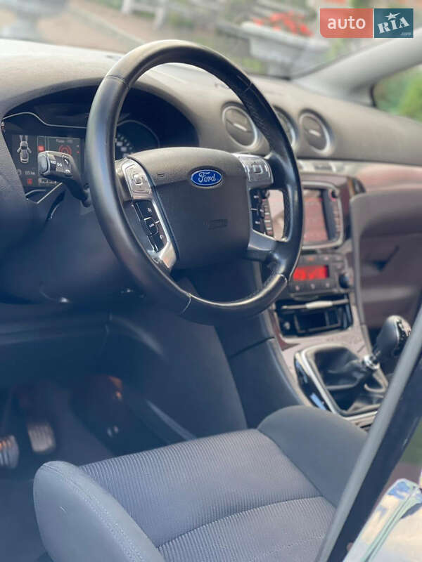 Минивэн Ford S-Max 2011 в Стрые
